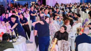 aquael-glass-shower-door-manufacturer-20th-anniversary-celebration-2